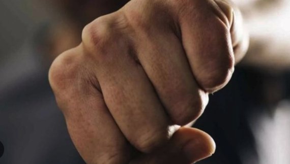 Компанія за вечір побила трьох чоловіків: що буде винуватцям?