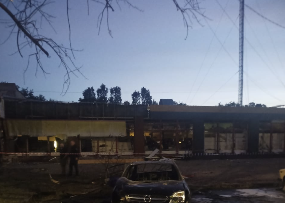 У Чернігові руйнування після удару безпілотника